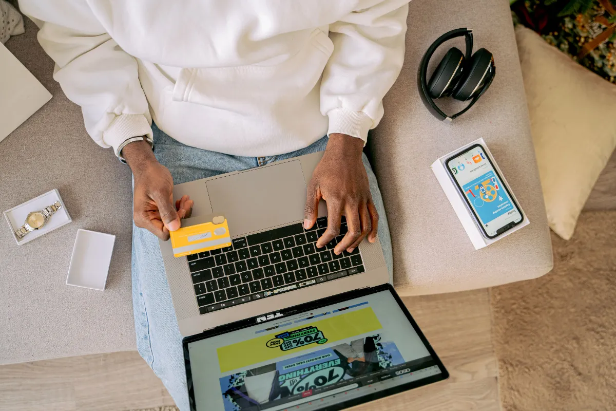 An online checkout screen with the promo code field in focus